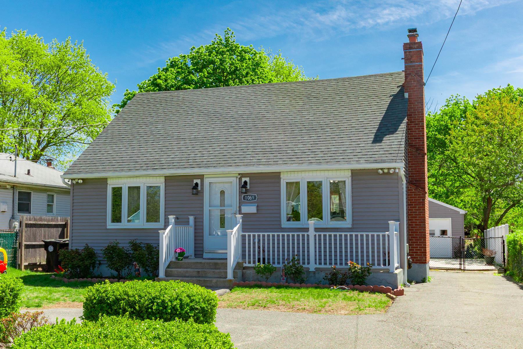 Single Family Brookdale  Suffolk County, NY 11706, MLS-855688-3