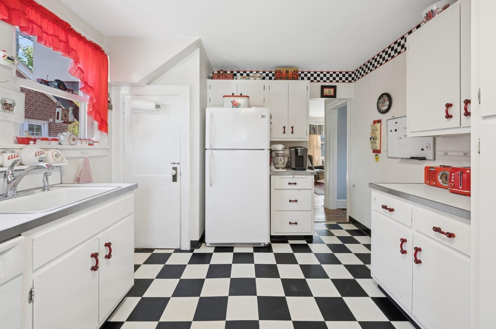 Single Family Third  Westchester County, NY 10803, MLS-855689-12