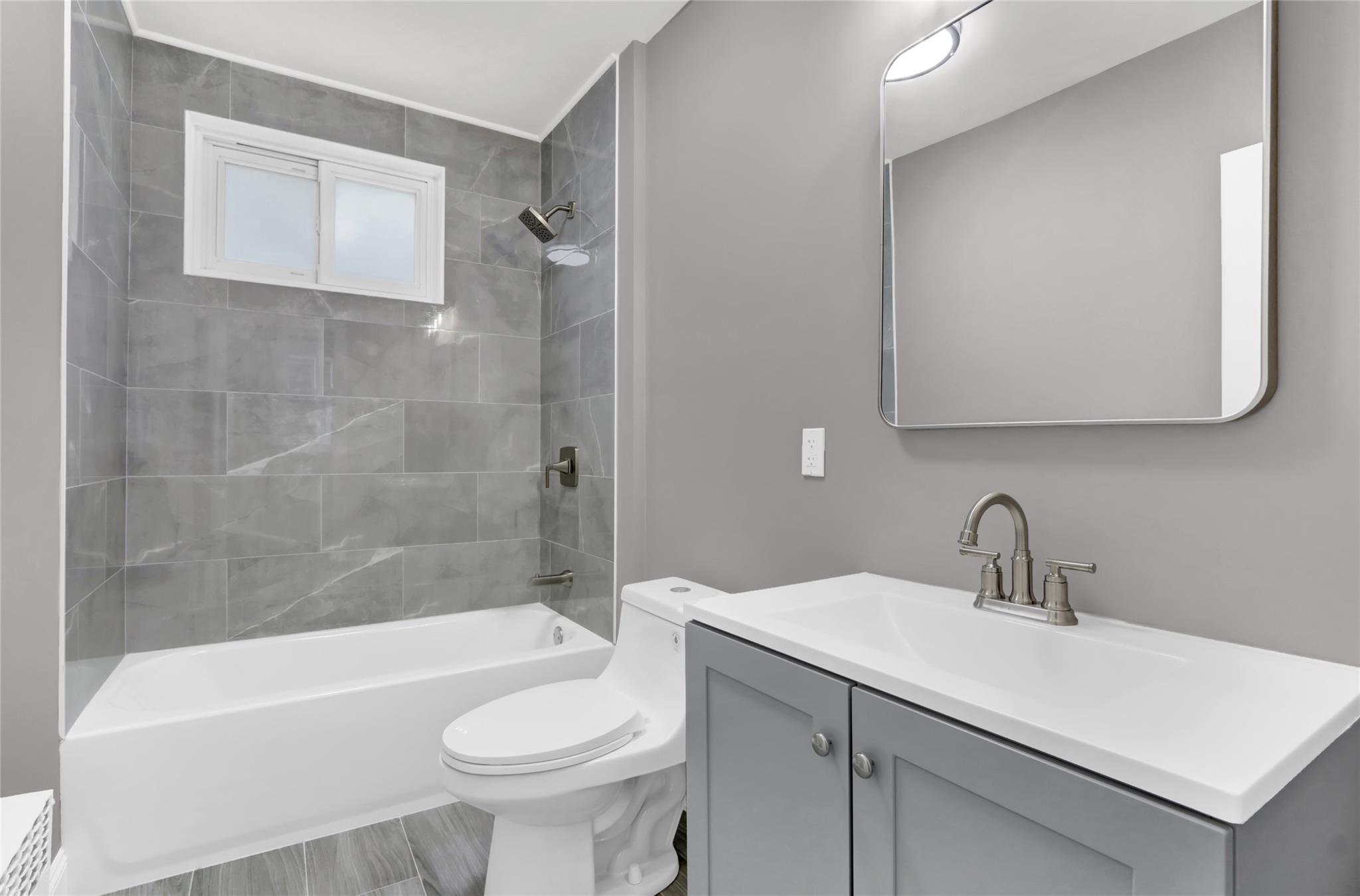 Single Family 80th Queens, NY 11385, MLS-855690-15