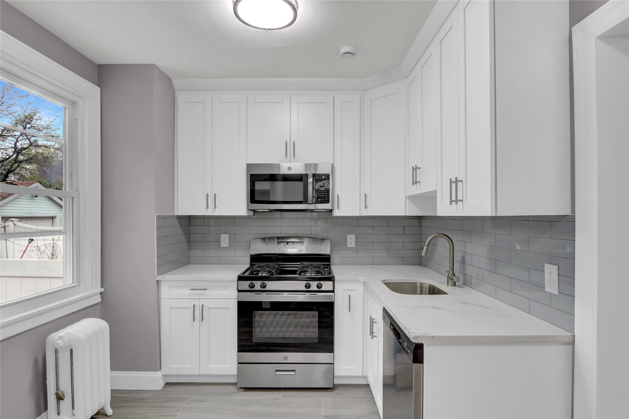 Single Family 80th Queens, NY 11385, MLS-855690-8