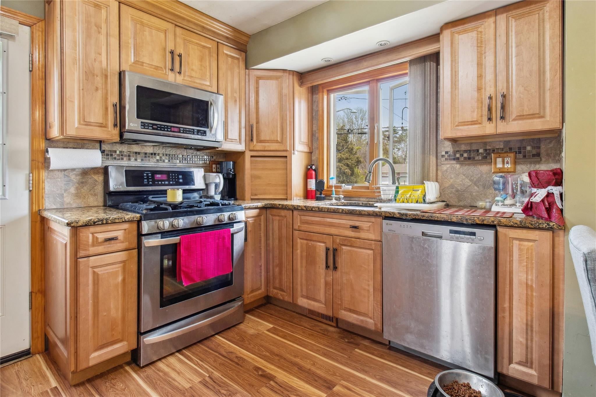 Single Family Brightshore  Suffolk County, NY 11706, MLS-855700-4
