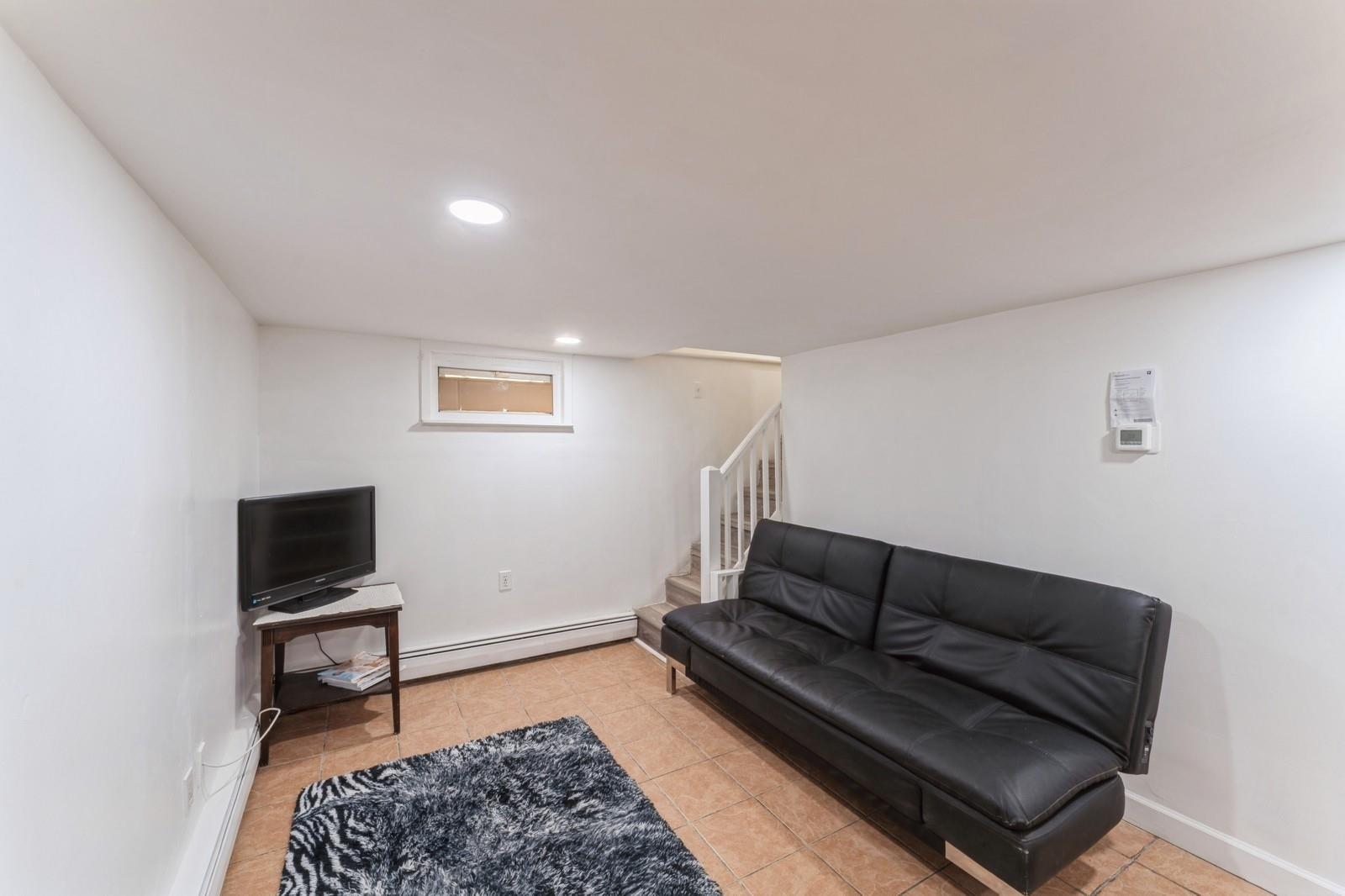 Single Family 88th  Queens, NY 11426, MLS-855707-10