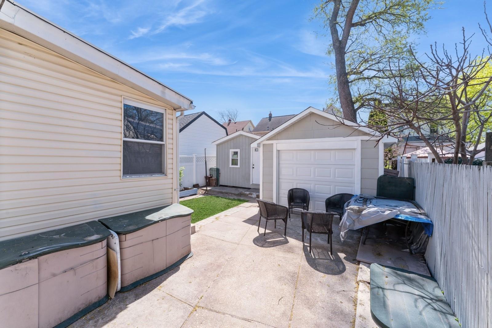 Single Family 88th  Queens, NY 11426, MLS-855707-23