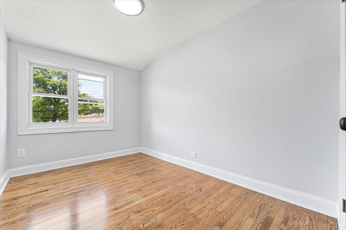 Single Family Yates  Bronx, NY 10461, MLS-855734-22