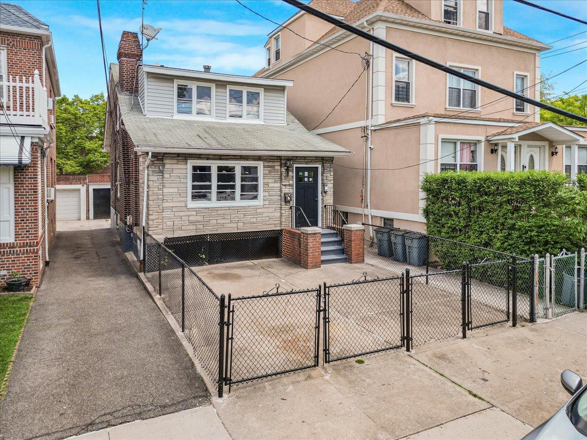 Single Family Yates  Bronx, NY 10461, MLS-855734-31