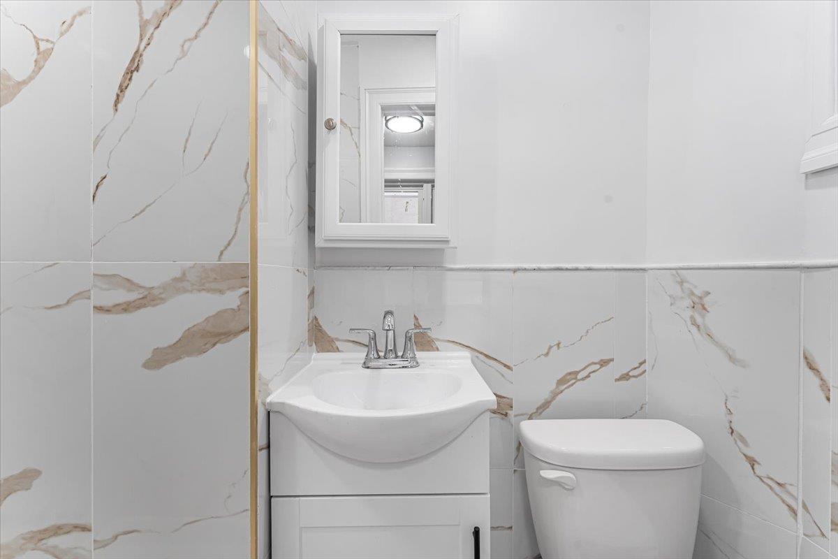 Single Family Yates  Bronx, NY 10461, MLS-855734-9
