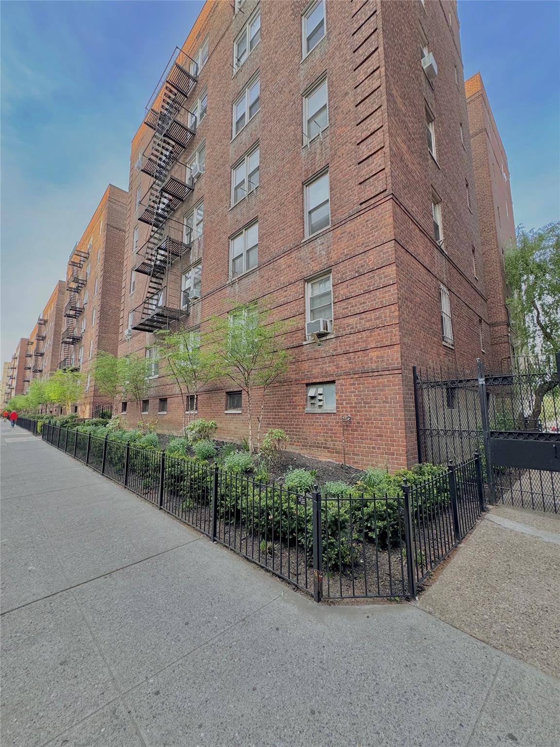 Coop Barnes  Bronx, NY 10462, MLS-855735-11