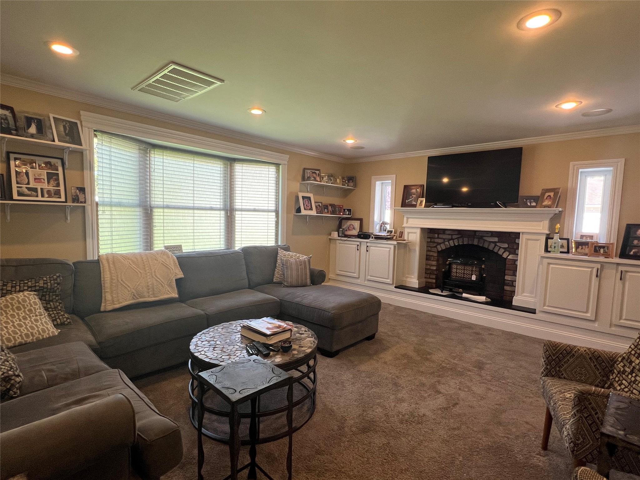 Single Family Demont  Suffolk County, NY 11787, MLS-855768-16