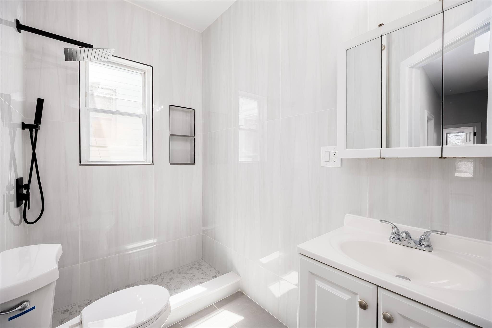 Single Family 91st  Queens, NY 11369, MLS-855787-18