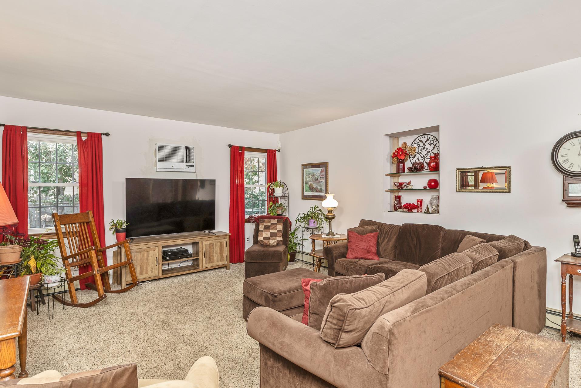 Single Family Parkside  Suffolk County, NY 11764, MLS-855804-10
