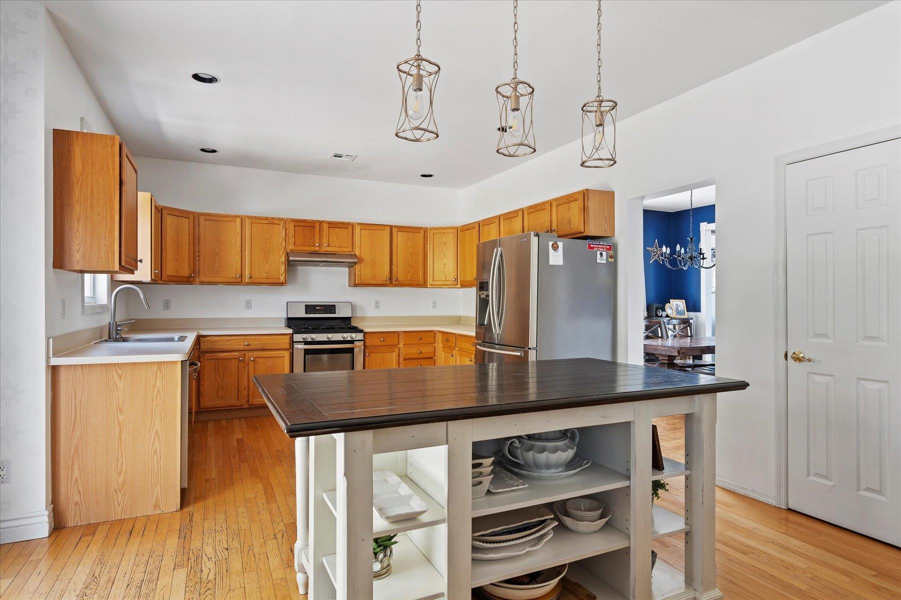 Single Family Shadyview  Suffolk County, NY 11949, MLS-855832-23