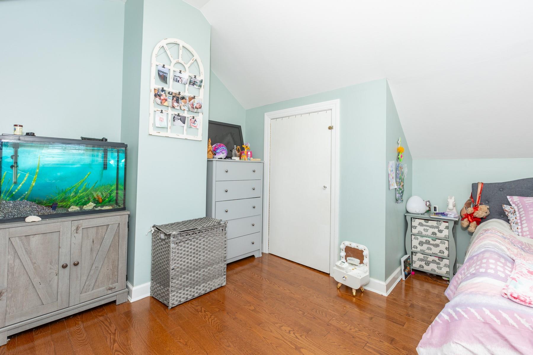 Single Family Smith  Suffolk County, NY 11751, MLS-855834-23