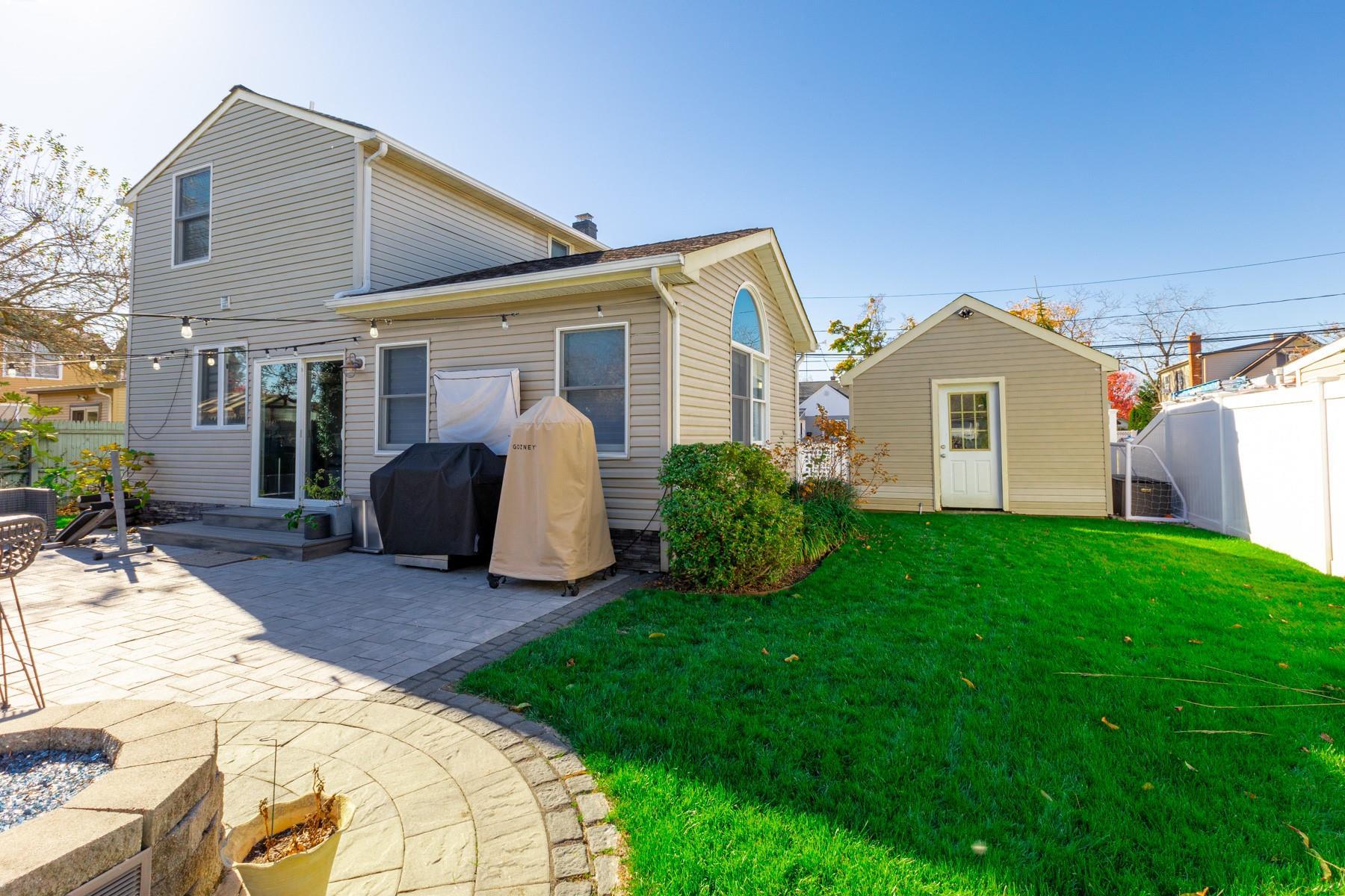 Single Family Smith  Suffolk County, NY 11751, MLS-855834-28