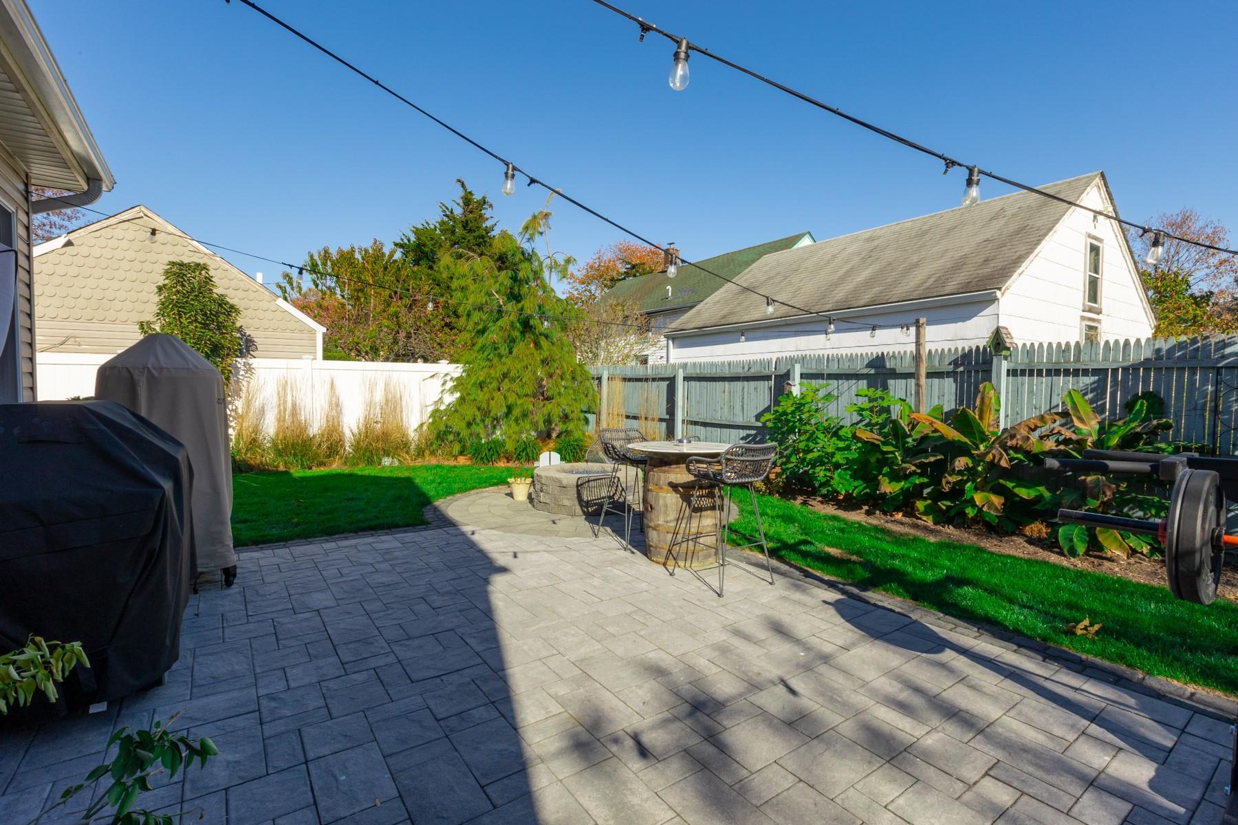 Single Family Smith  Suffolk County, NY 11751, MLS-855834-31