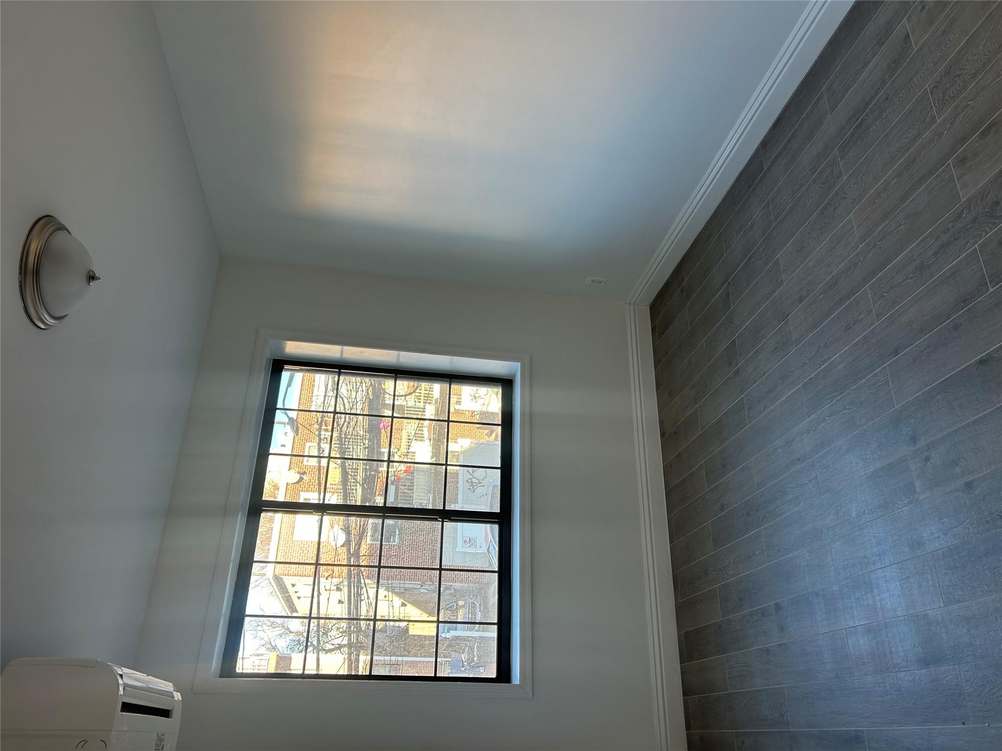 Apartment in New York - 102 St  Queens, NY 11368