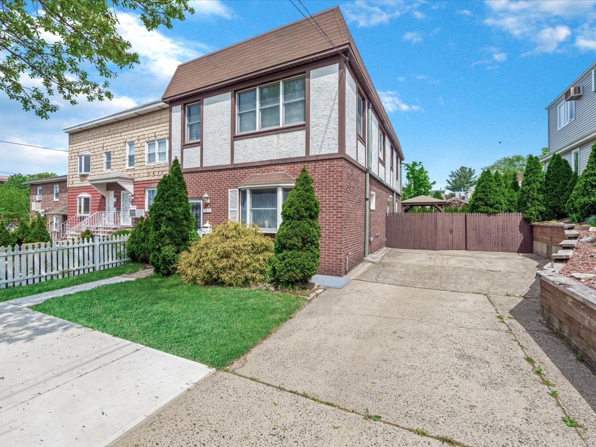 Single Family 7  Queens, NY 11356, MLS-855851-6