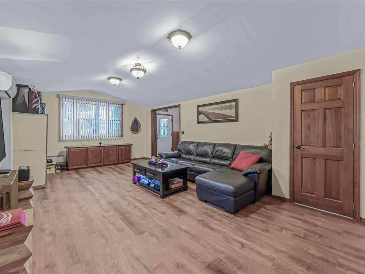 Single Family 7  Queens, NY 11356, MLS-855851-8
