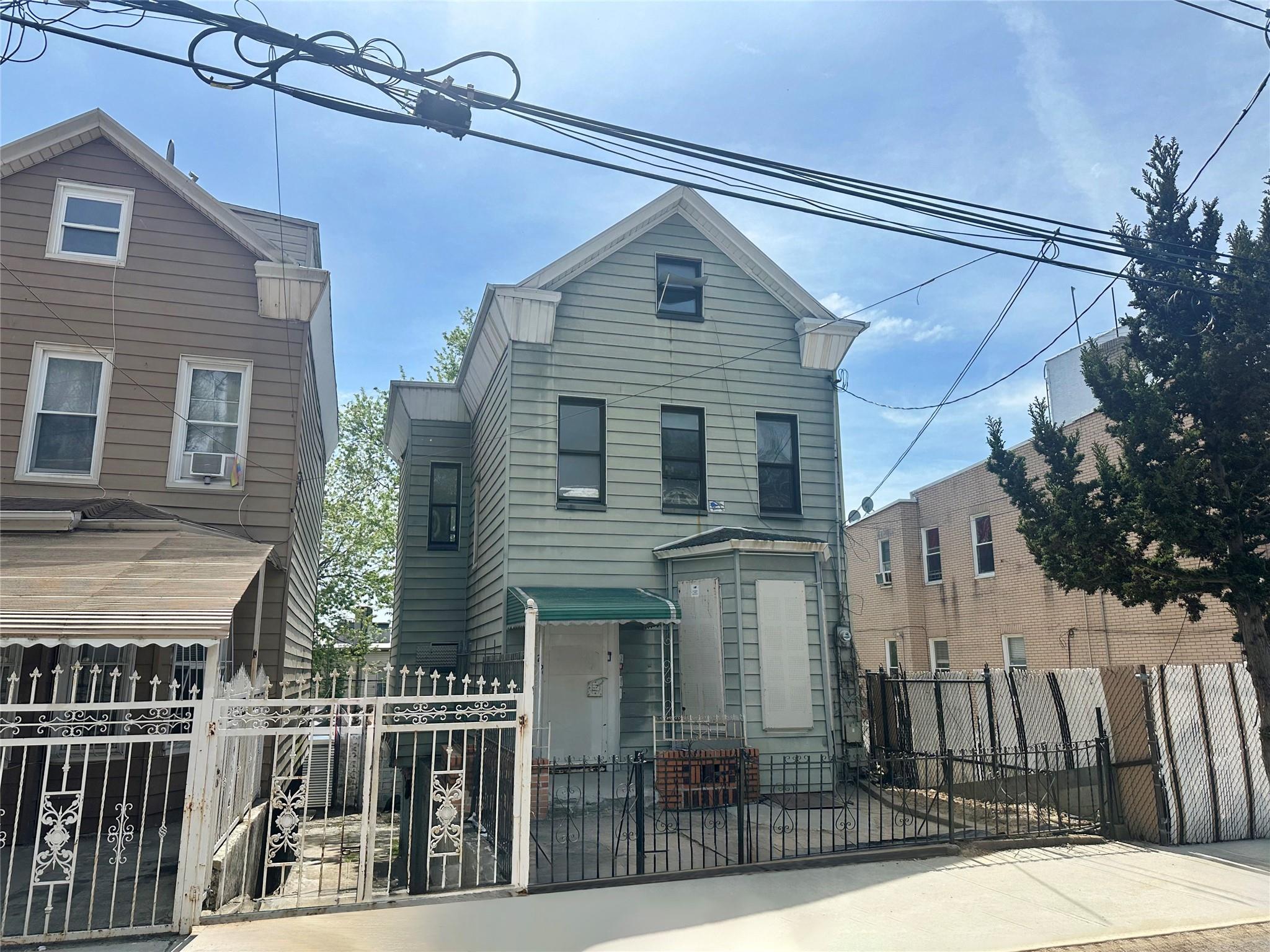 Single Family Sunnyside  Brooklyn, NY 11207, MLS-855854-7