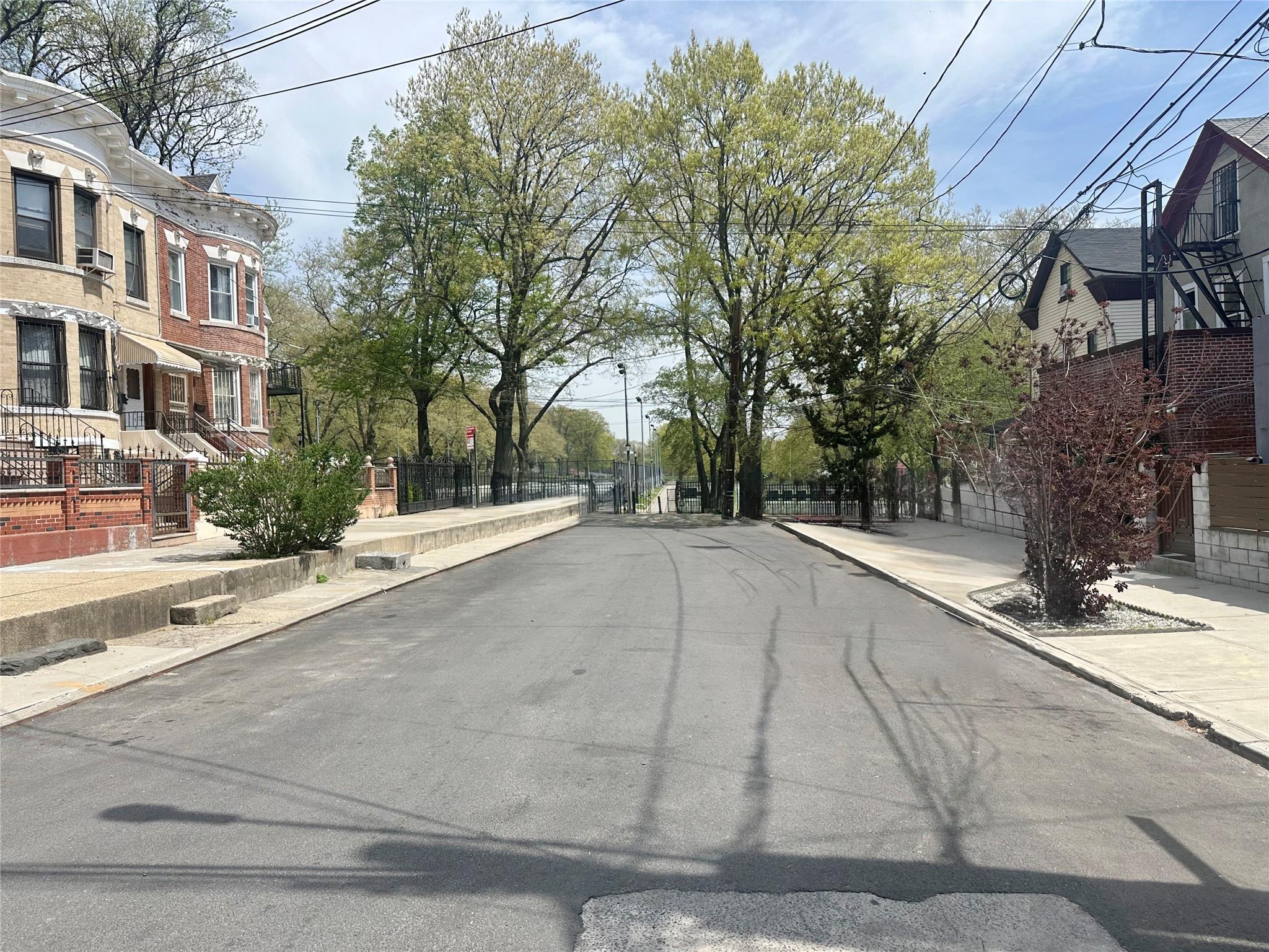 Single Family Sunnyside  Brooklyn, NY 11207, MLS-855854-8