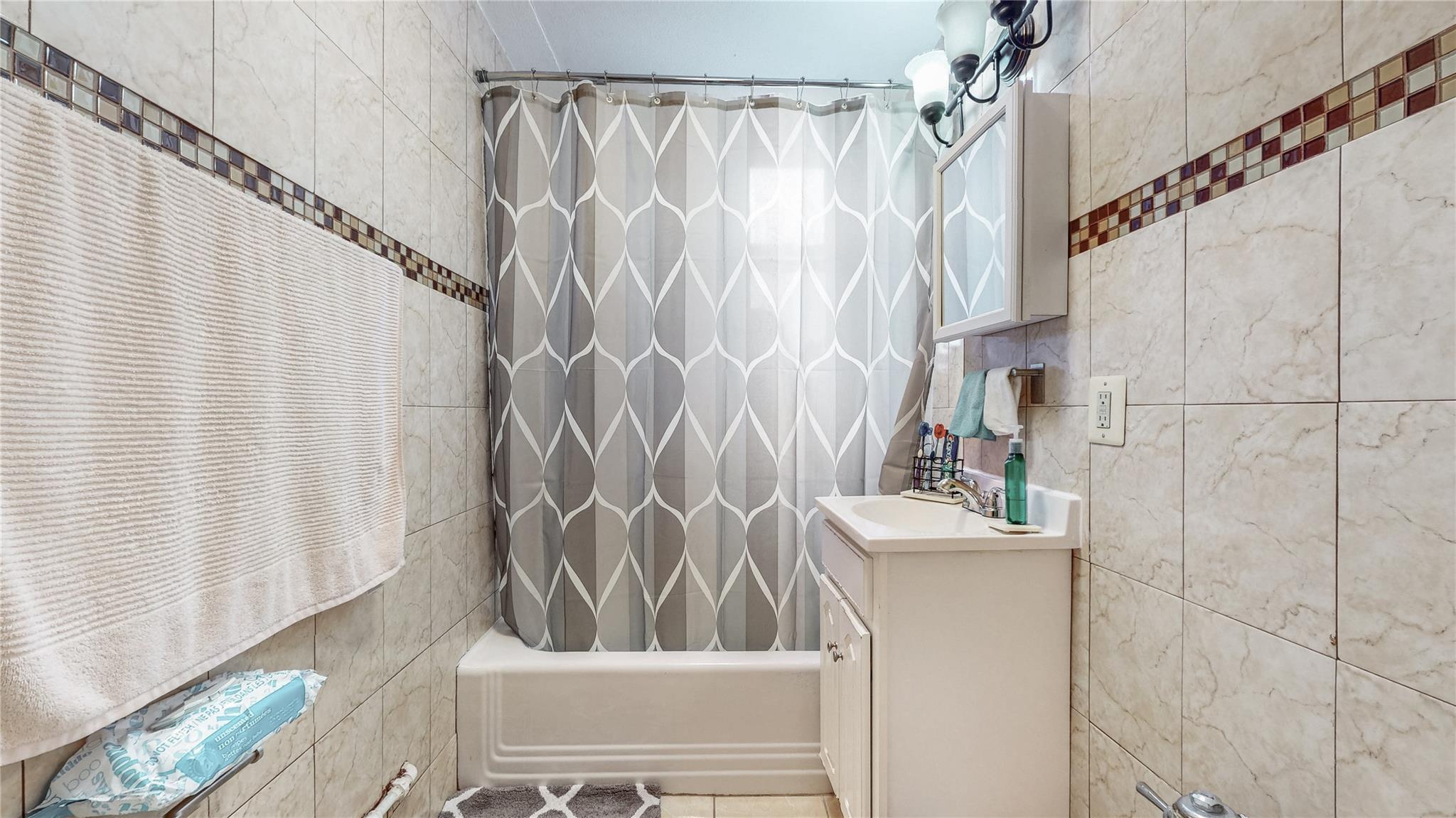Apartment Highland  Brooklyn, NY 11027, MLS-855856-6