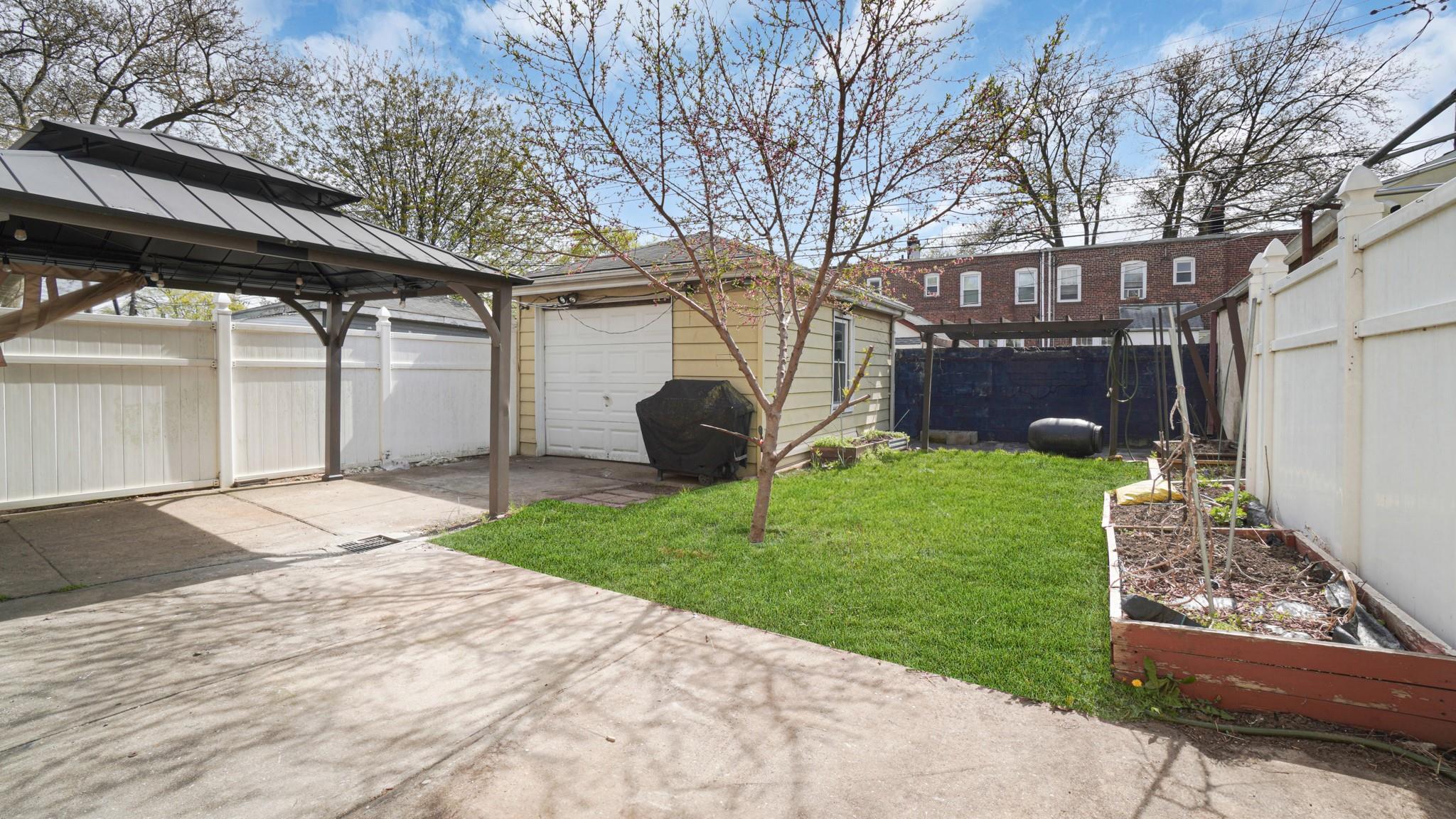 Single Family 216  Queens, NY 11428, MLS-855936-24