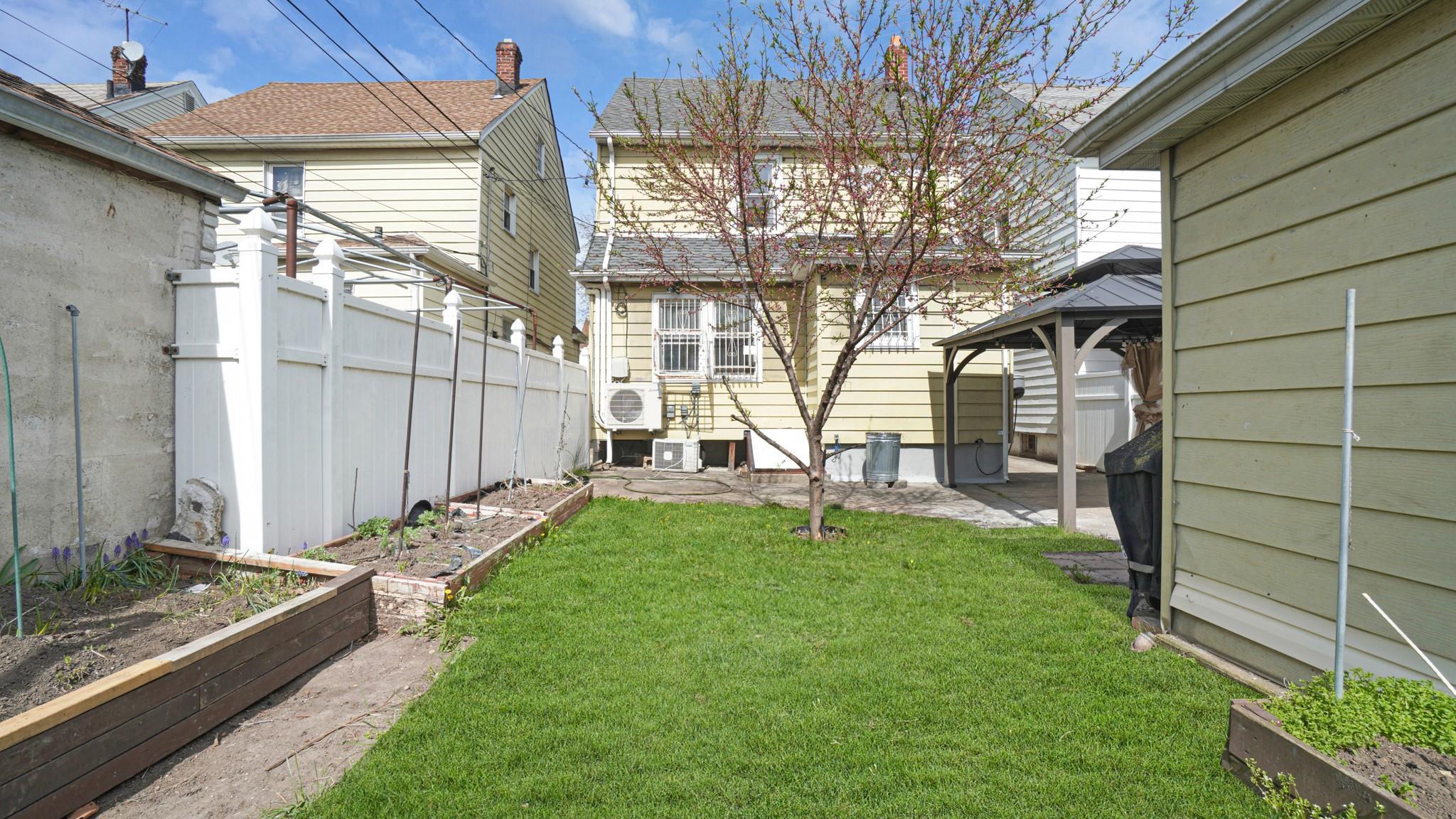 Single Family 216  Queens, NY 11428, MLS-855936-25