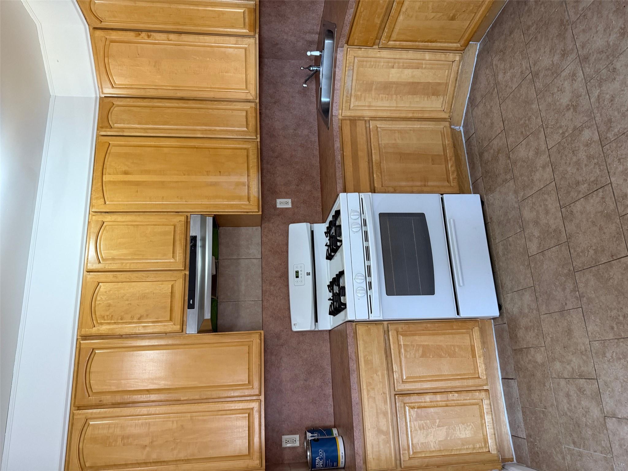 Apartment College Point  Queens, NY 11355, MLS-855954-4