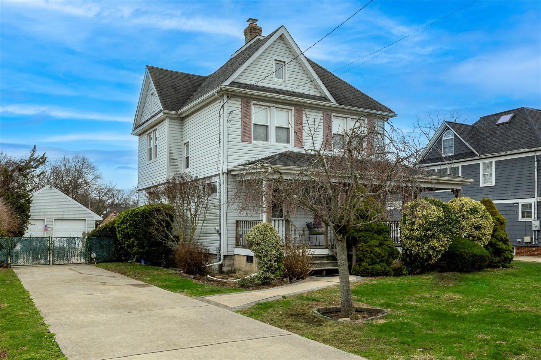 Single Family Thomas  Nassau County, NY 11510, MLS-855974-2