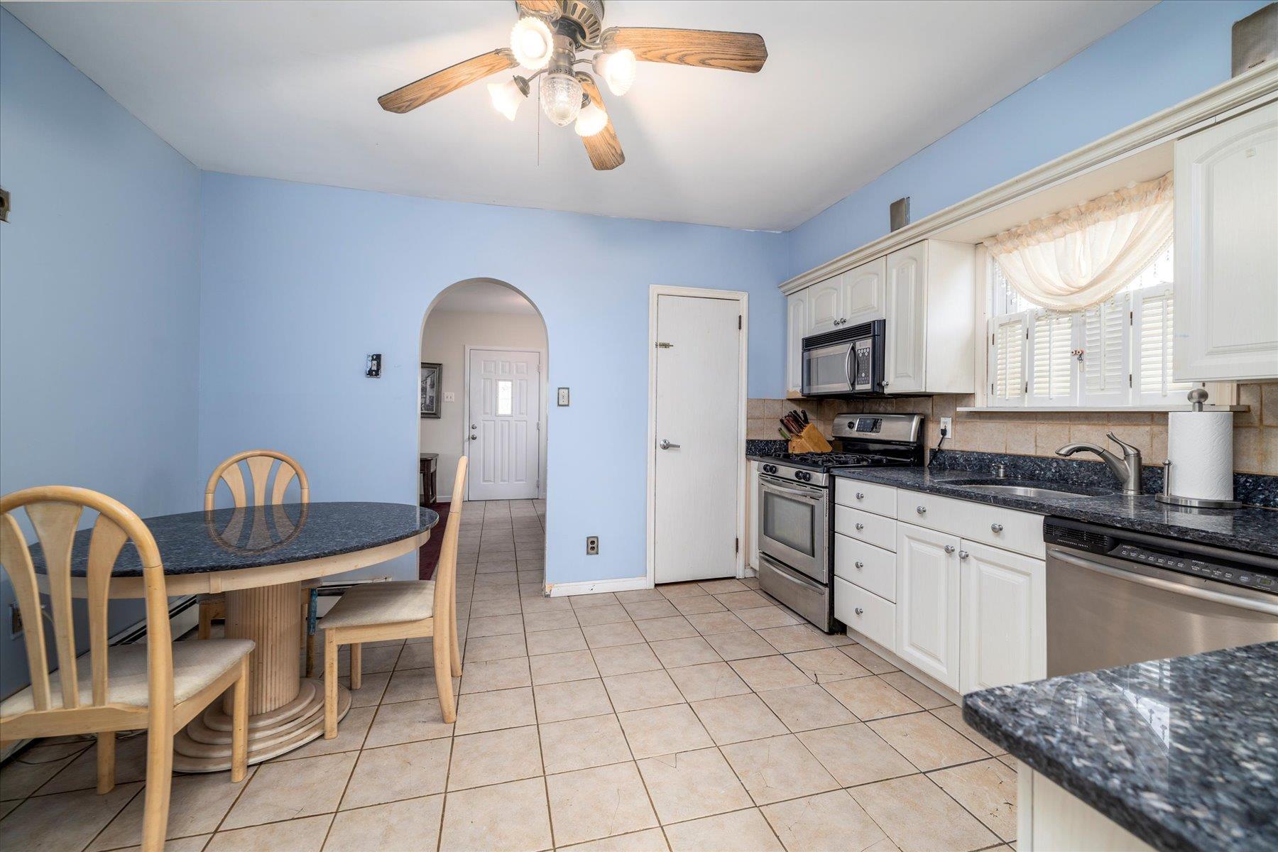 Single Family Thomas  Nassau County, NY 11510, MLS-855974-5