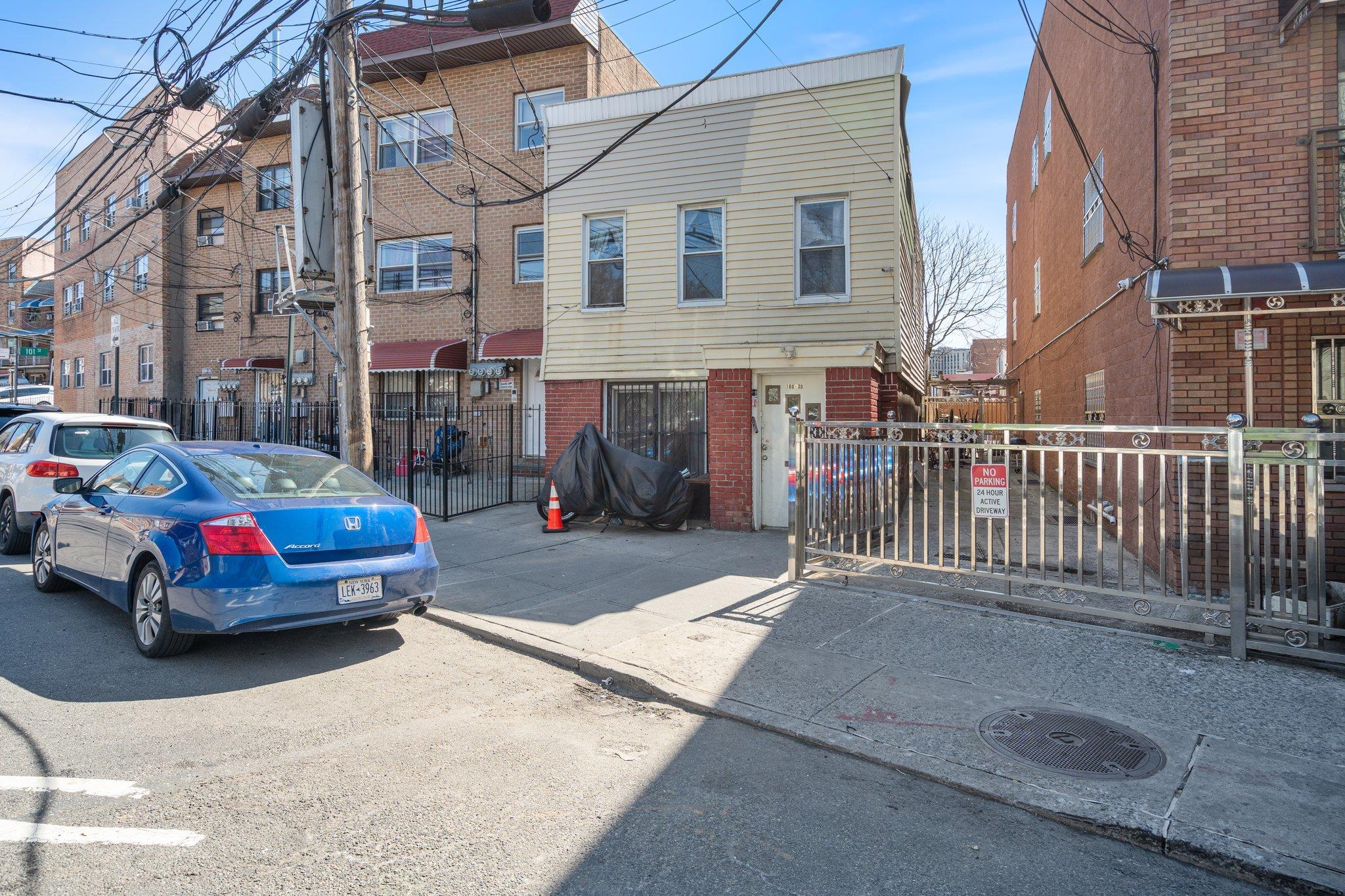 Single Family Martense  Queens, NY 11368, MLS-856002-33