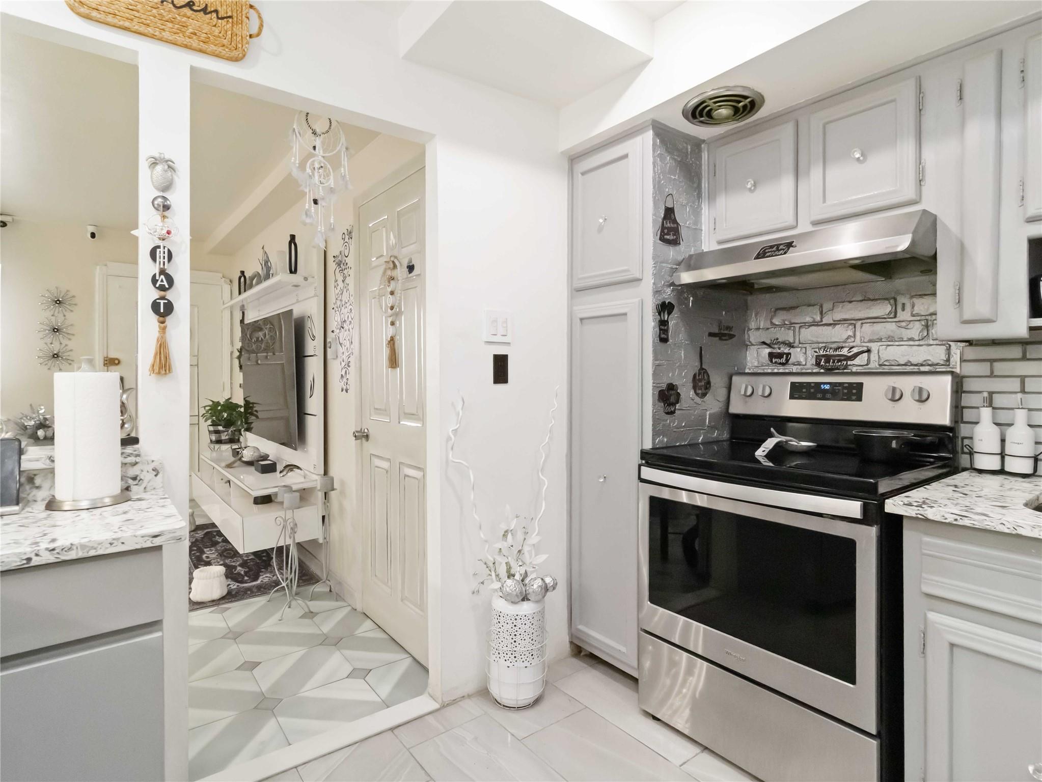 Single Family 102nd  Queens, NY 11416, MLS-856010-6