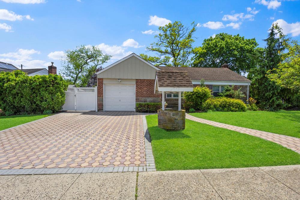 Single Family Chestnut  Nassau County, NY 11580, MLS-856020-2