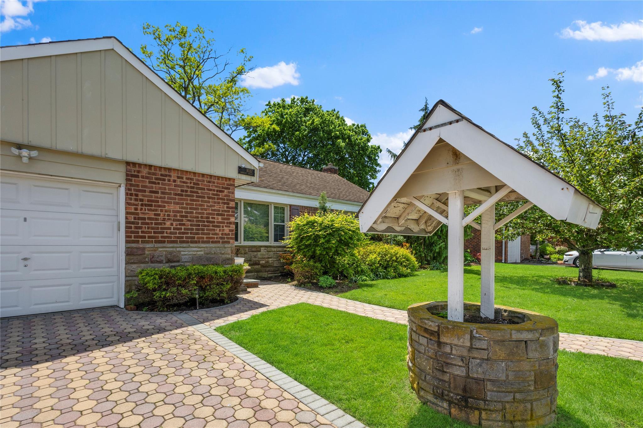 Single Family Chestnut  Nassau County, NY 11580, MLS-856020-5