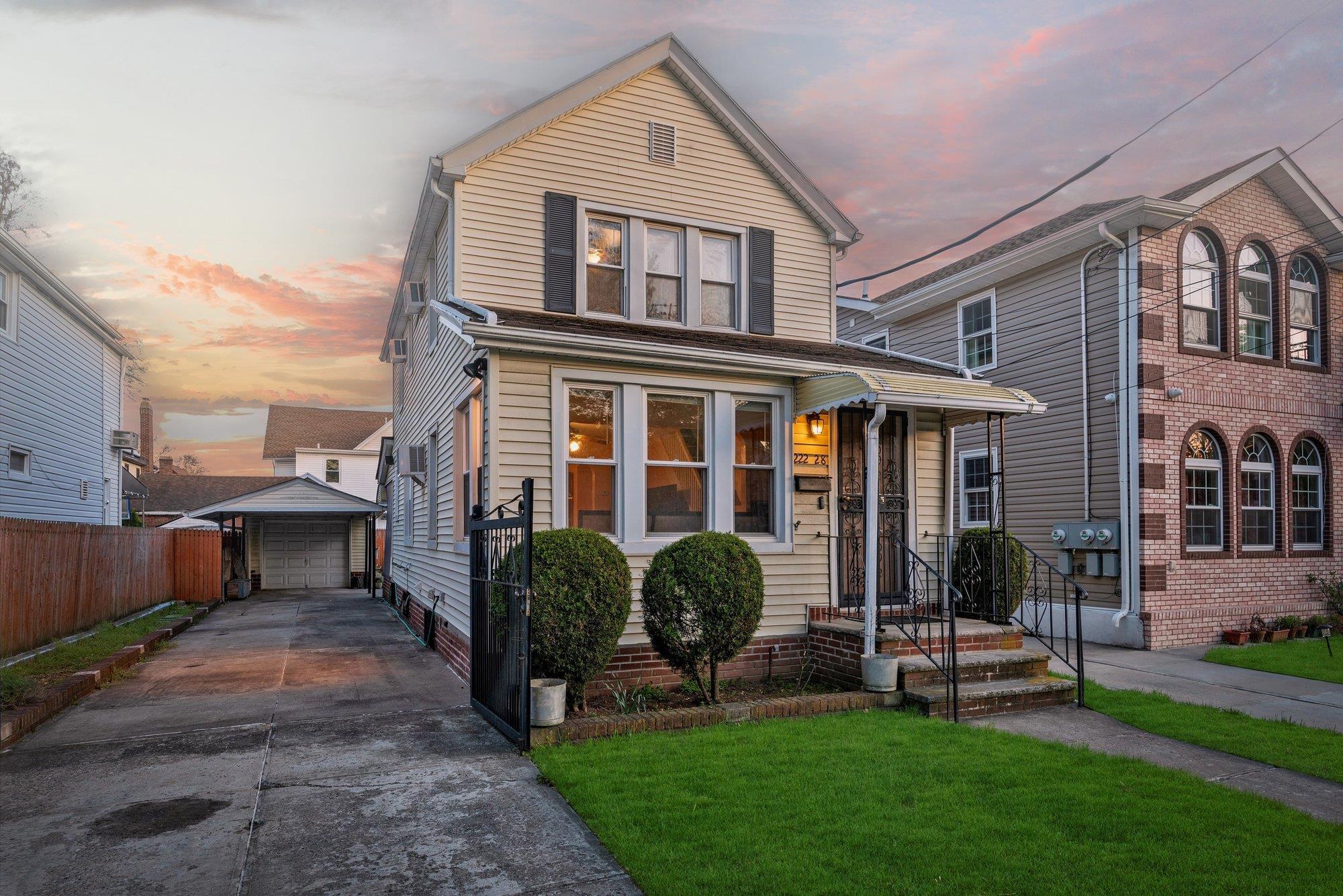 Single Family Fairbury  Queens, NY 11428, MLS-856040-2