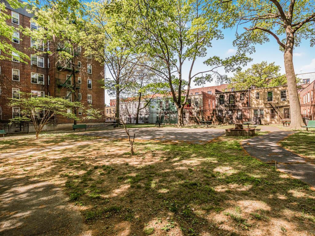 Coop Thieriot  Bronx, NY 10460, MLS-856069-21
