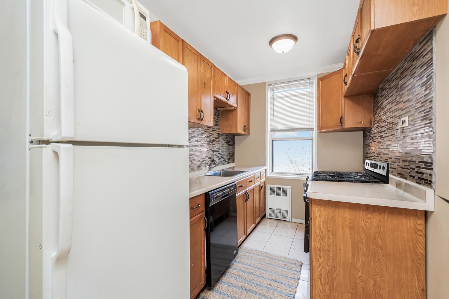 Coop Thieriot  Bronx, NY 10460, MLS-856069-7