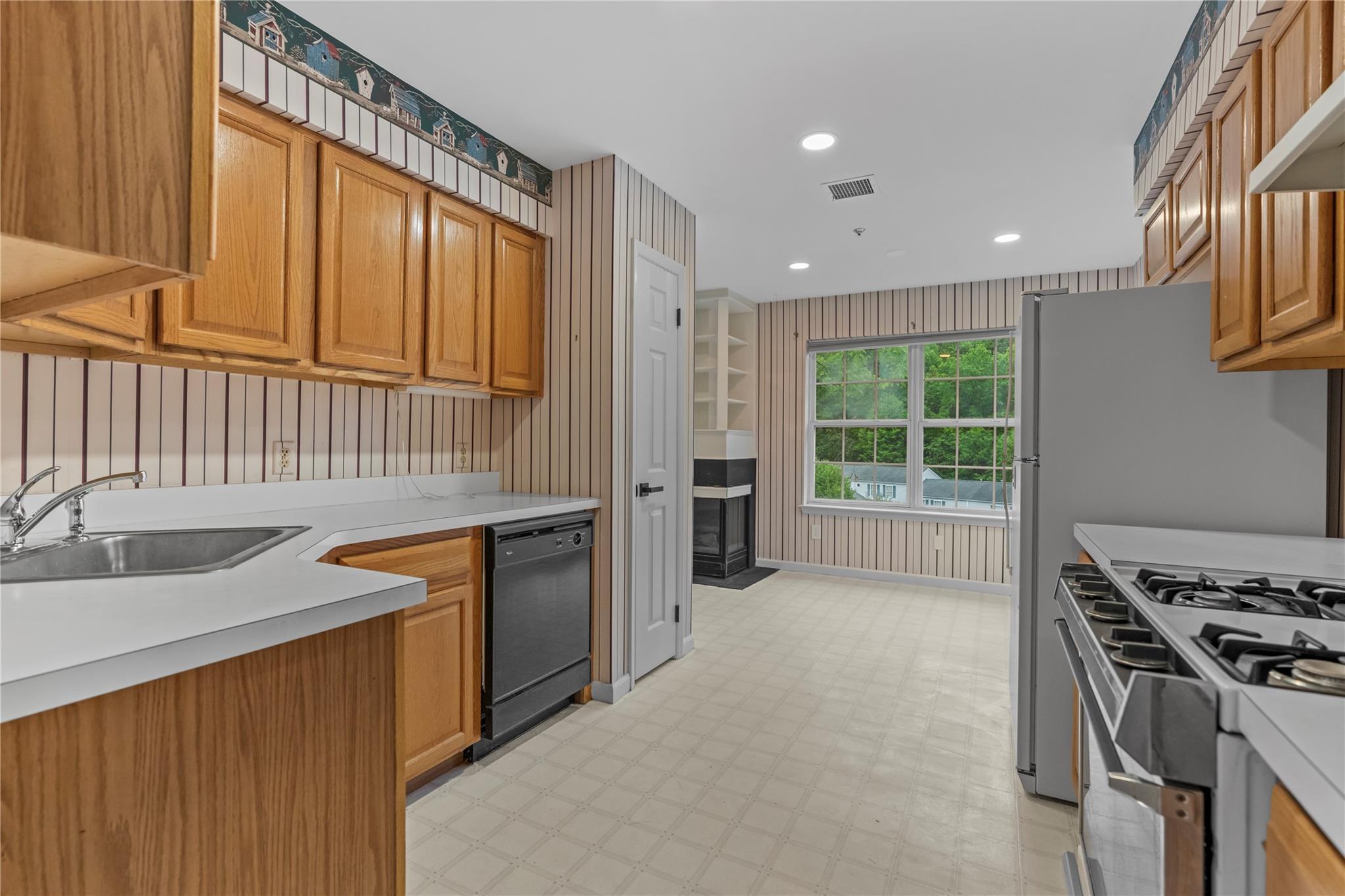 Single Family Brentwood  Westchester County, NY 10591, MLS-856087-10