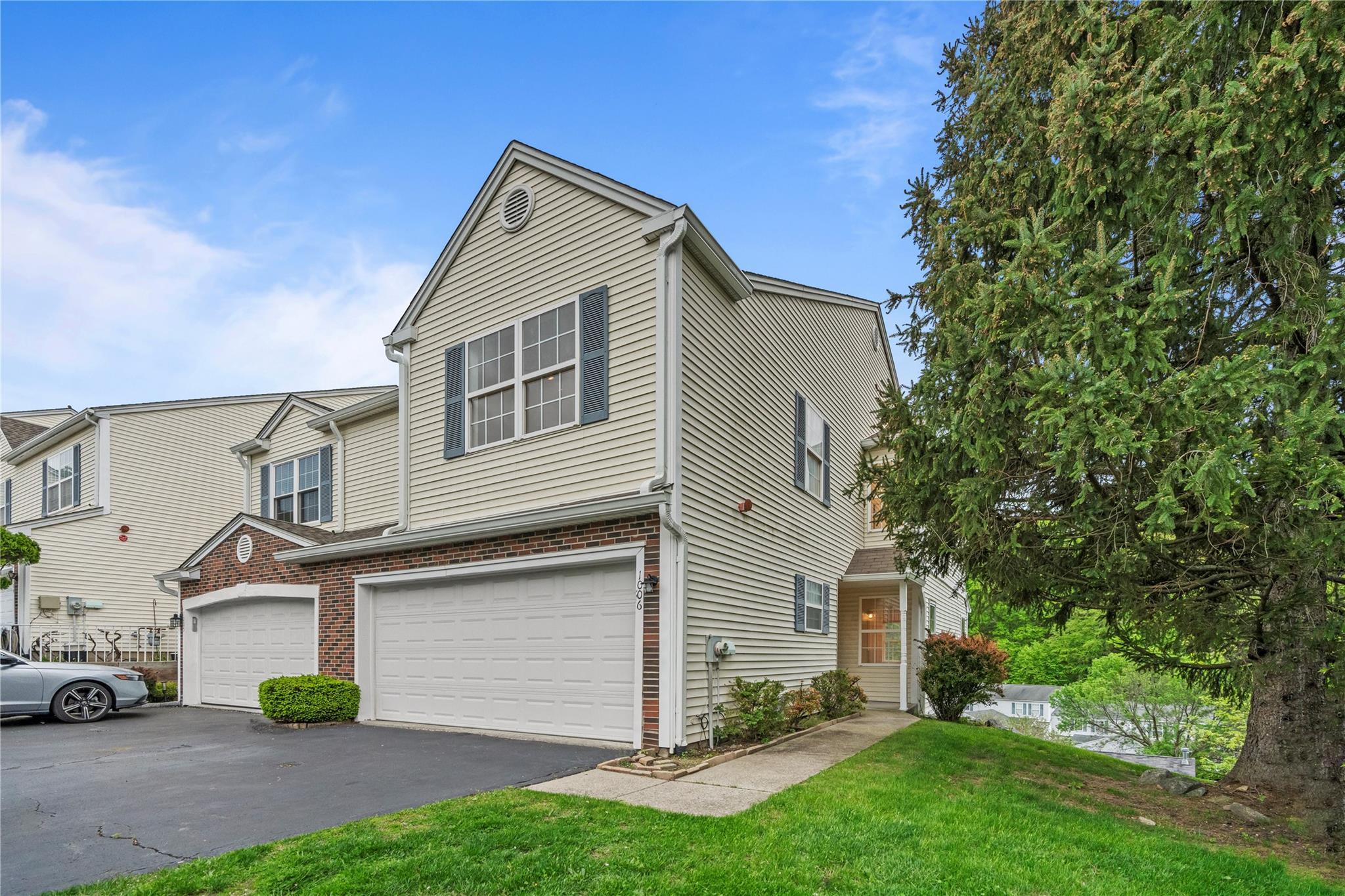 Single Family Brentwood  Westchester County, NY 10591, MLS-856087-39