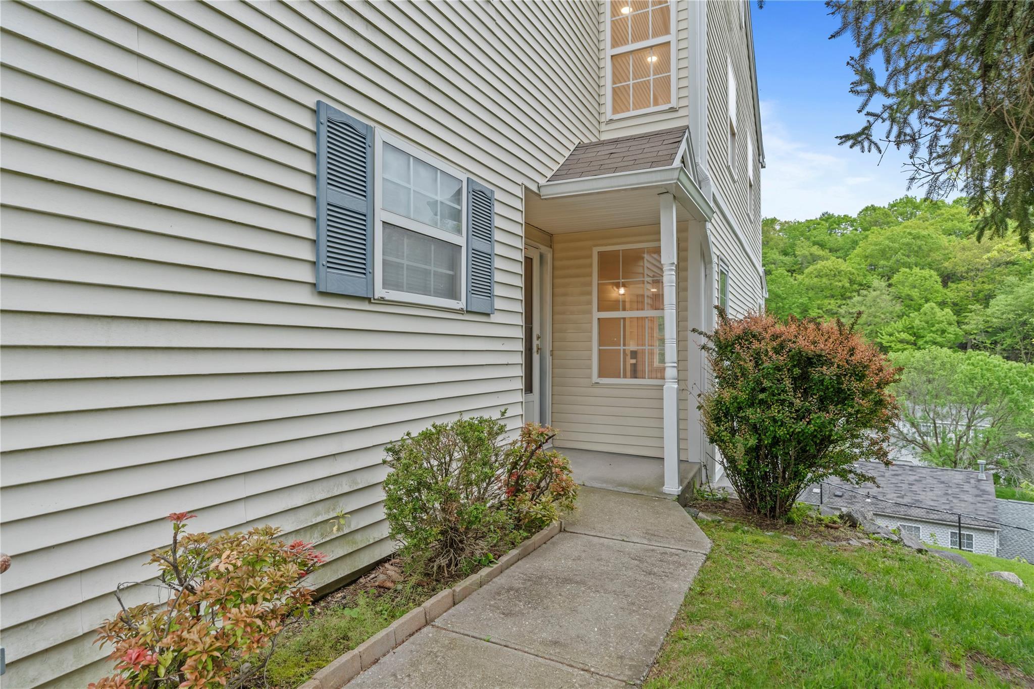 Single Family Brentwood  Westchester County, NY 10591, MLS-856087-40
