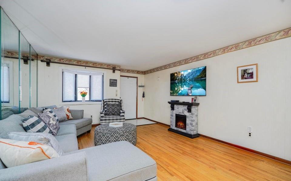 Single Family N Railroad Avenue  Staten Island, NY 10304, MLS-856143-7