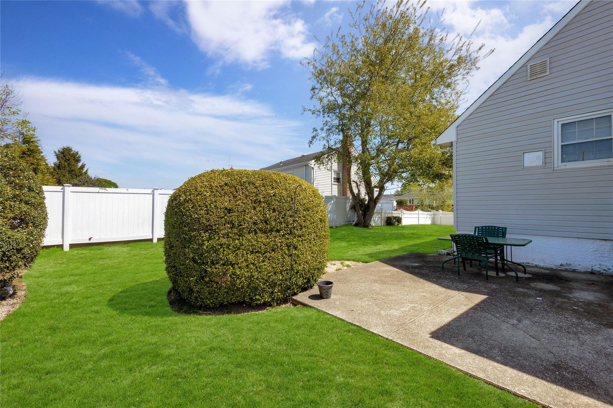 Single Family Merritt  Suffolk County, NY 11795, MLS-856148-5