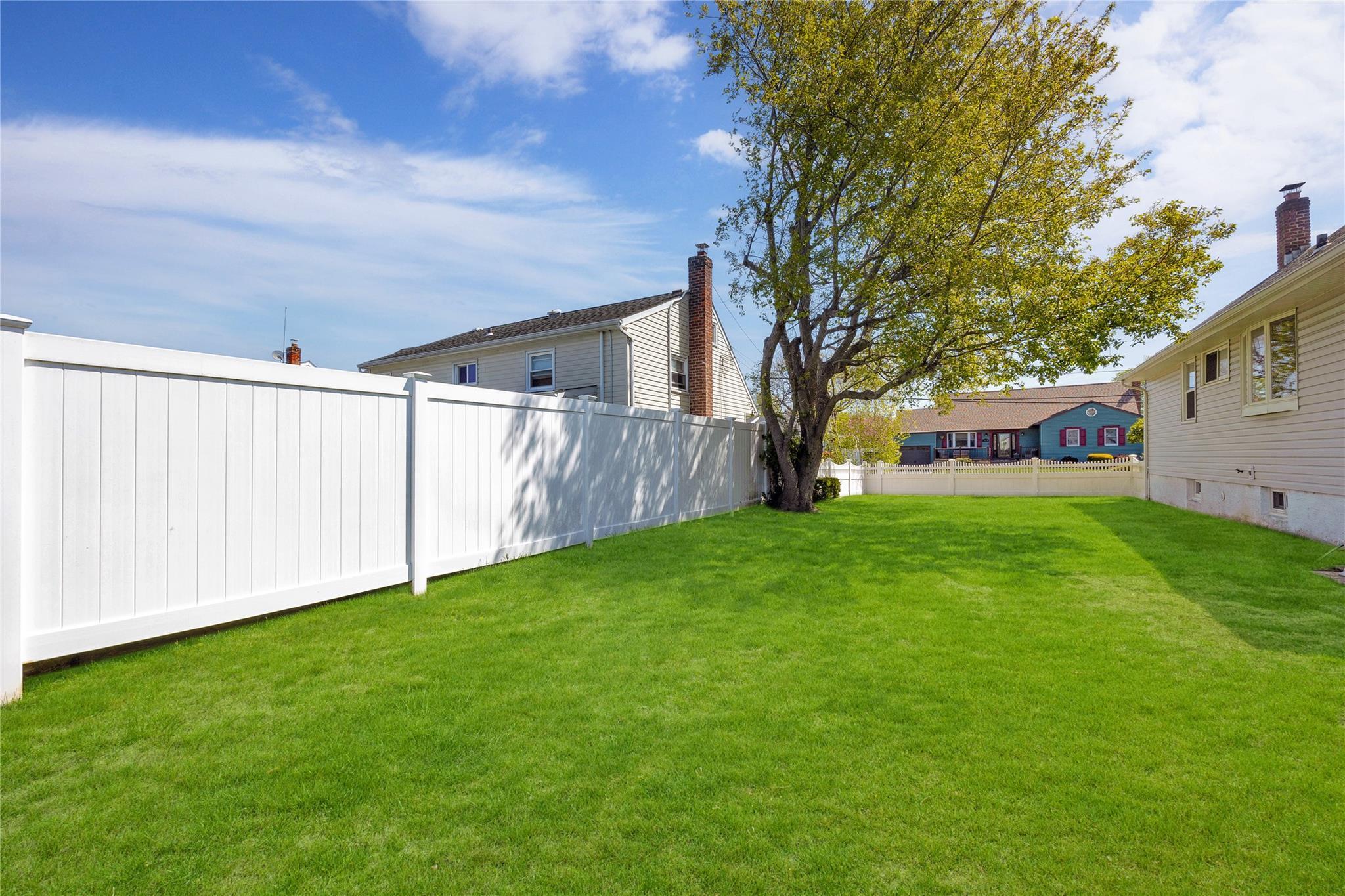Single Family Merritt  Suffolk County, NY 11795, MLS-856148-7
