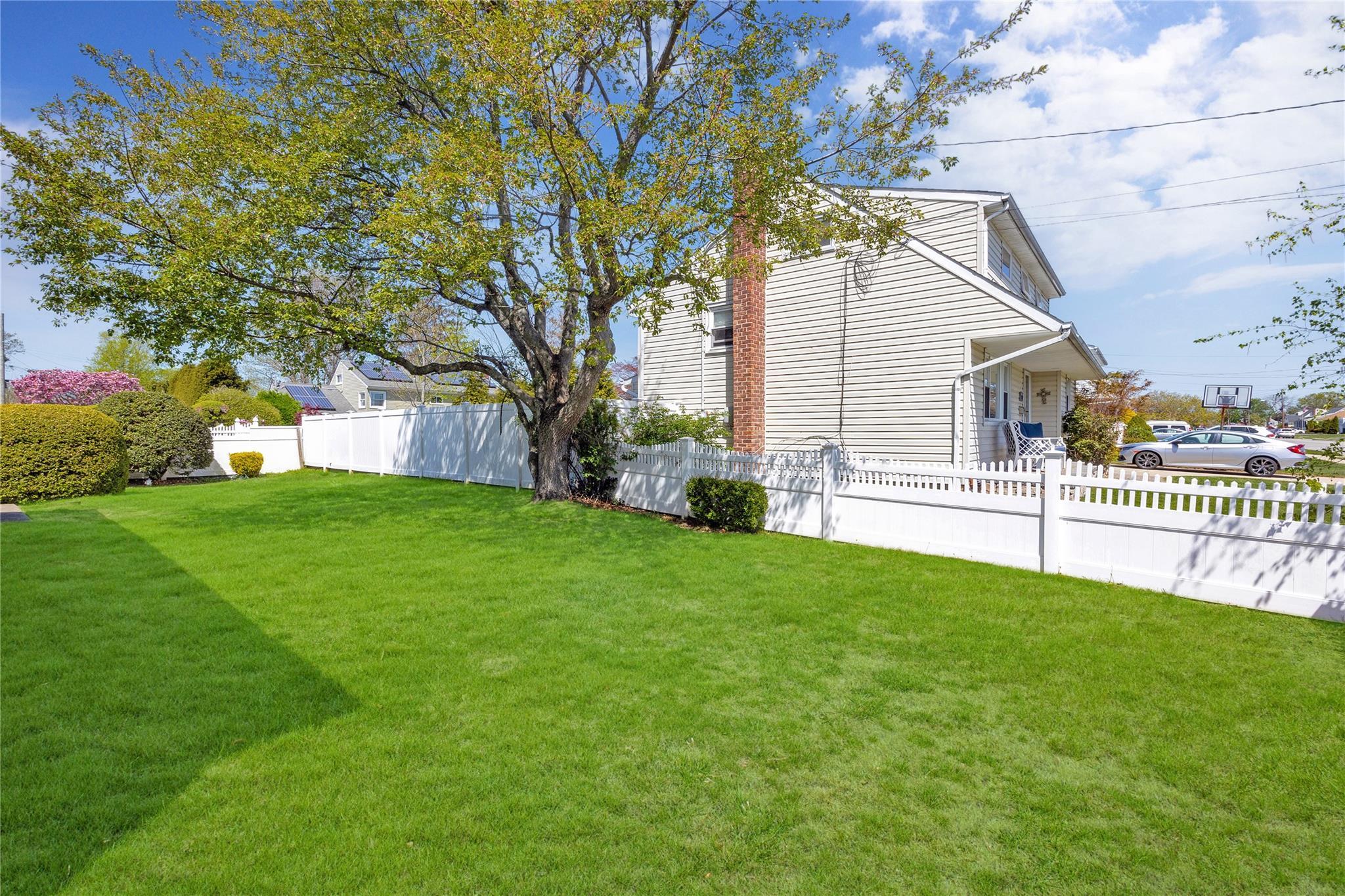 Single Family Merritt  Suffolk County, NY 11795, MLS-856148-8