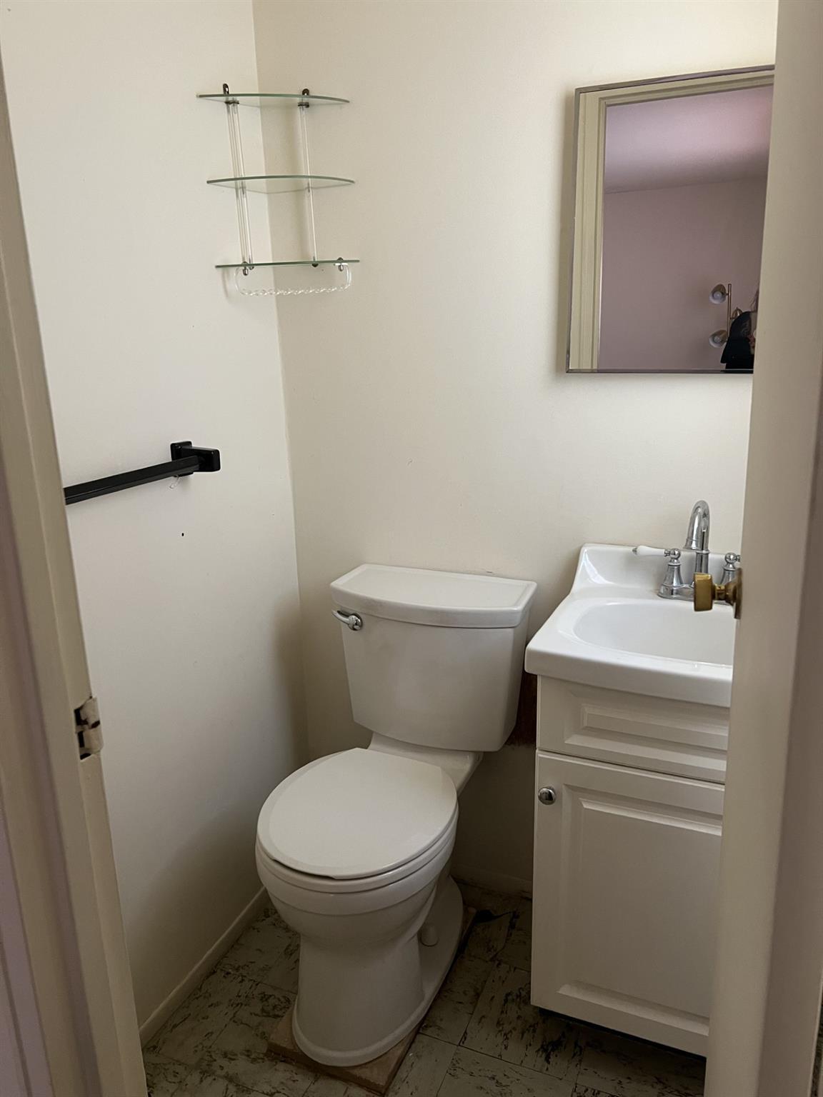 Single Family Old Country  Suffolk County, NY 11729, MLS-856177-8
