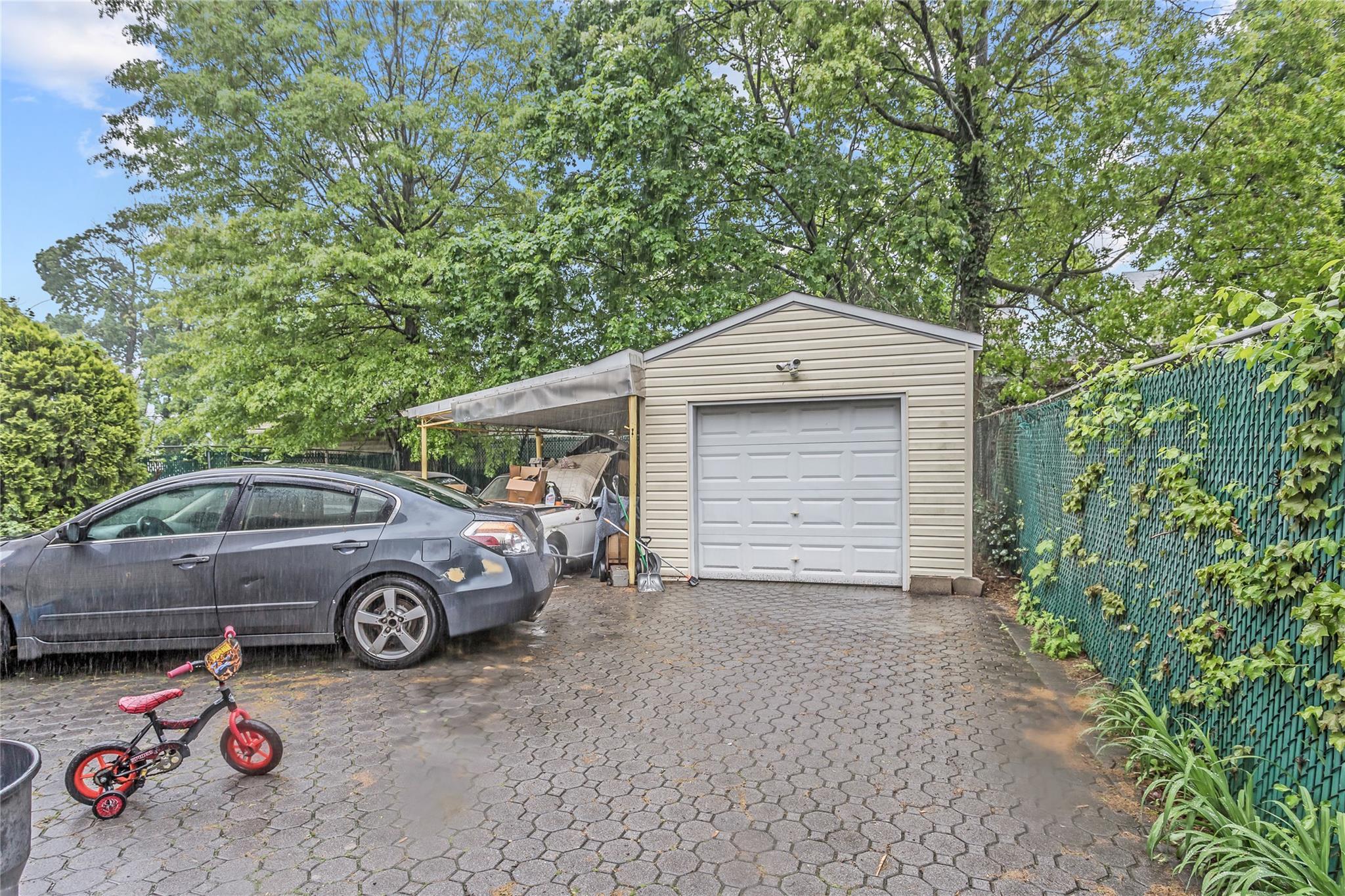 Single Family Lafayette  Nassau County, NY 11550, MLS-856198-13