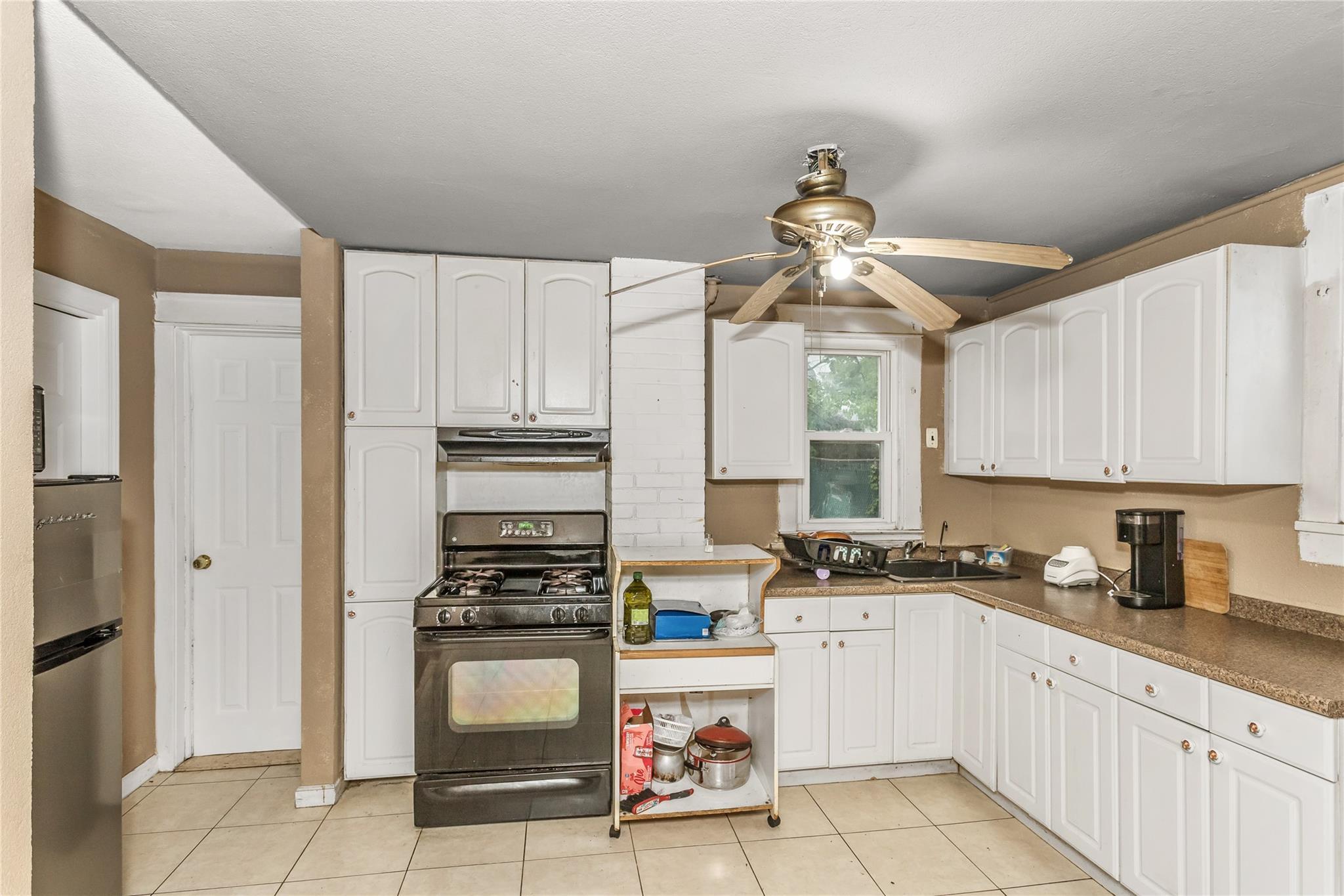 Single Family Lafayette  Nassau County, NY 11550, MLS-856198-5