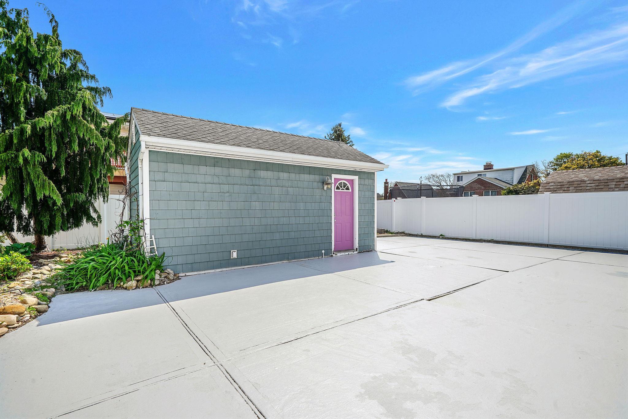 Single Family Grandview  Suffolk County, NY 11967, MLS-856201-7