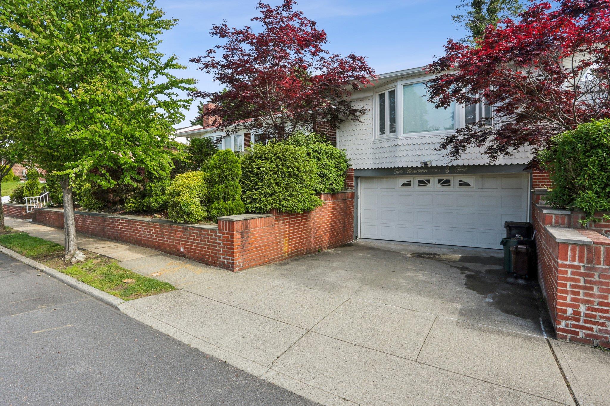 Single Family Stewart  Queens, NY 11427, MLS-856224-2