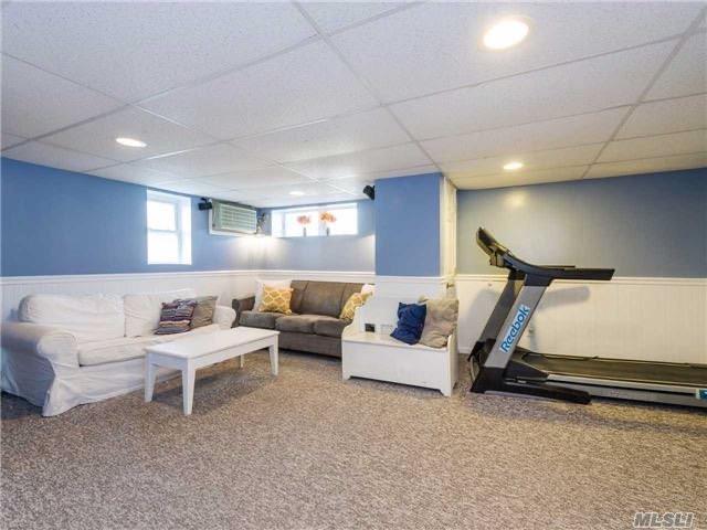 Single Family Hewlett  Nassau County, NY 11569, MLS-856227-11