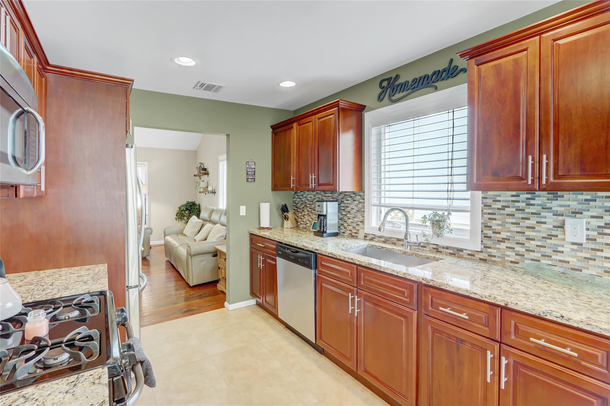Single Family Bayville Park  Nassau County, NY 11709, MLS-856238-11